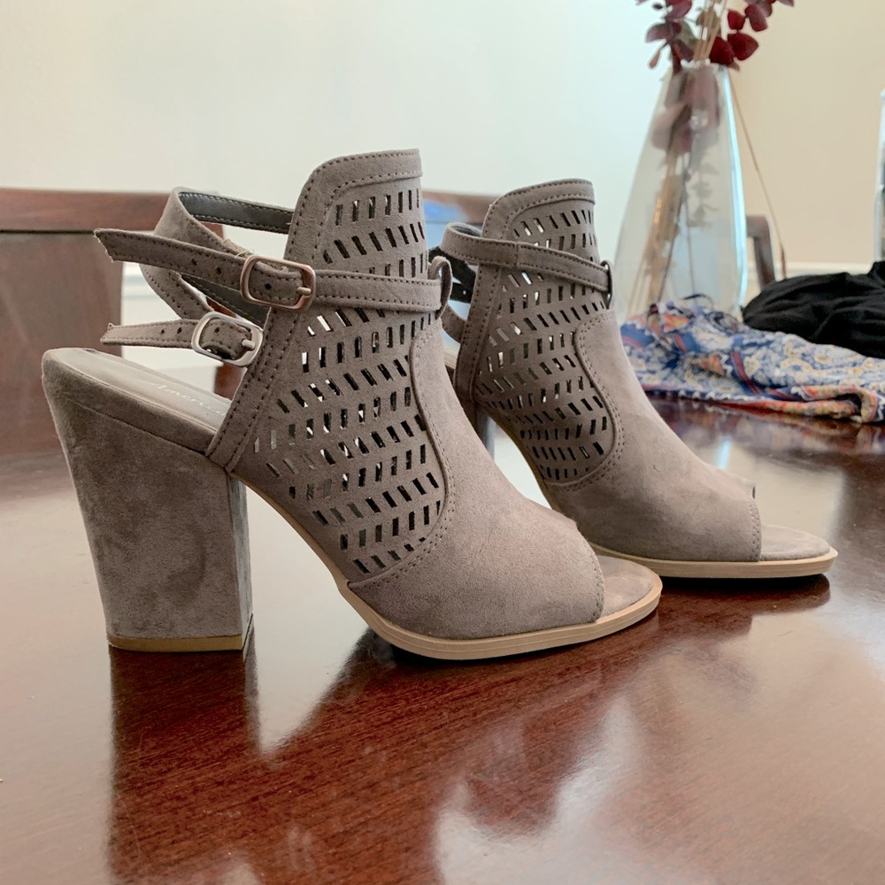 American eagle heel sandals